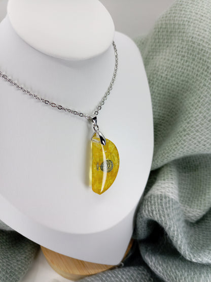 Pendentif collier de citrine jaune et résine, Pierre de naissance novembre, Cristaux naturels, Cadeau anniversaire et Bijou Boho fait main.