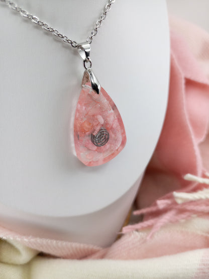 Pendentif collier de Quartz rose et résine, Pierres semi-précieuses de Cristaux naturels, Cadeau d'anniversaire et Bijou Boho fait main.