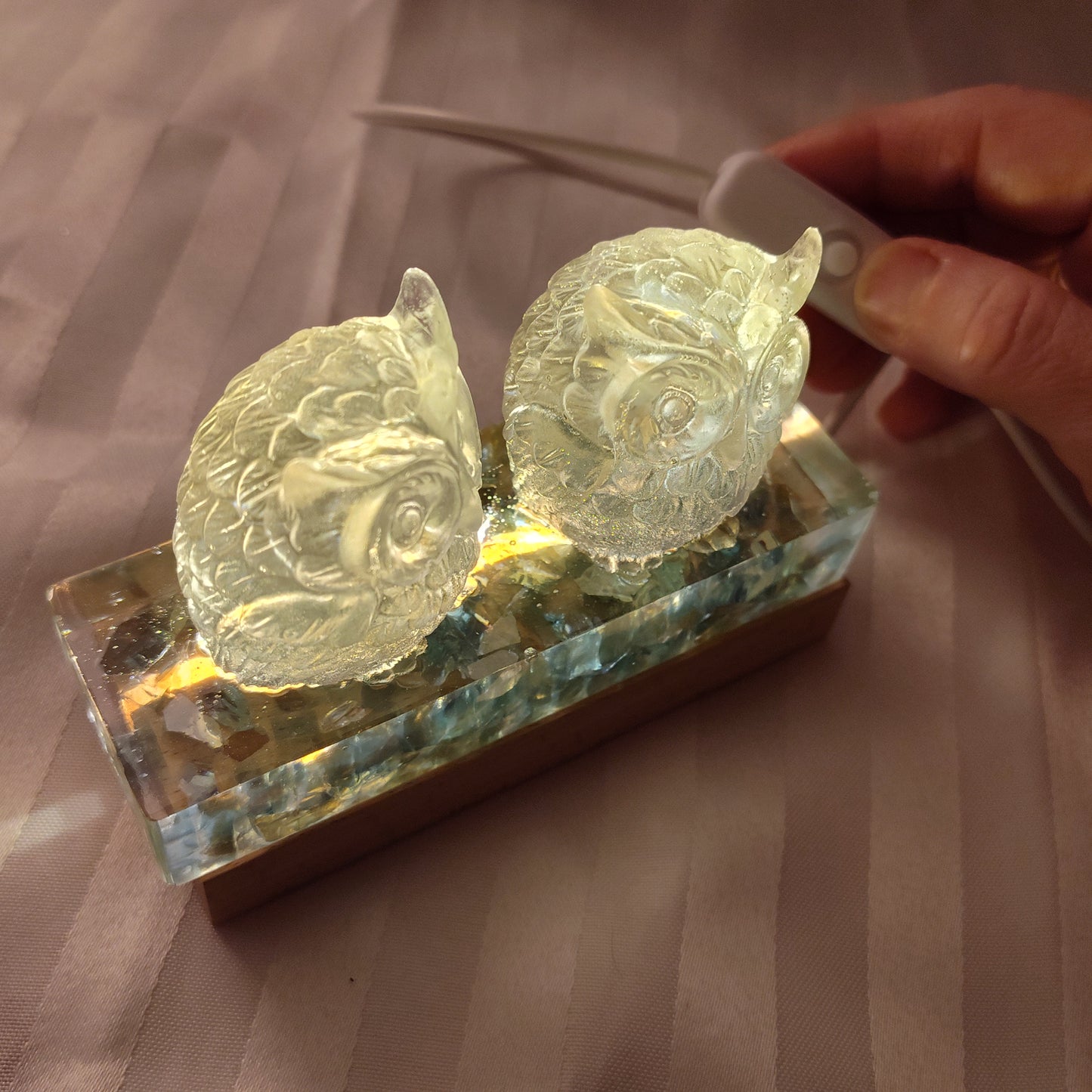 Veilleuse hiboux pour chambre enfant fait main en résine, lampe de table, lampe de chevet bleu. Cadeau finissant. Cadeau bébé papa, maman. (Copie)